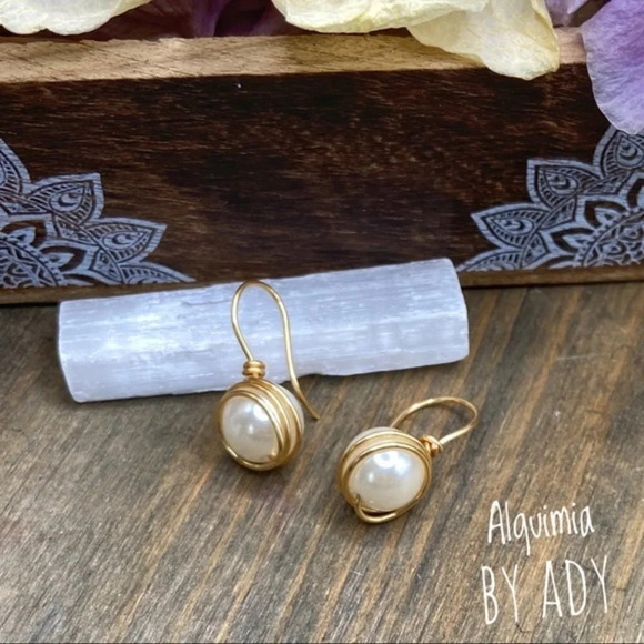 Statement pearl dangle drops gold earrings /manifesting wisdom and peace - Picture 1 of 3
